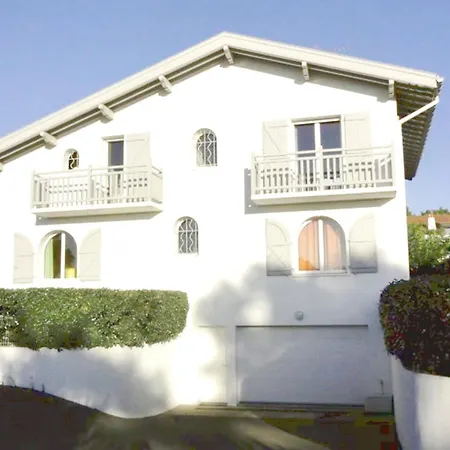 Jolie Maison Familialeanglet Дом отдыха *