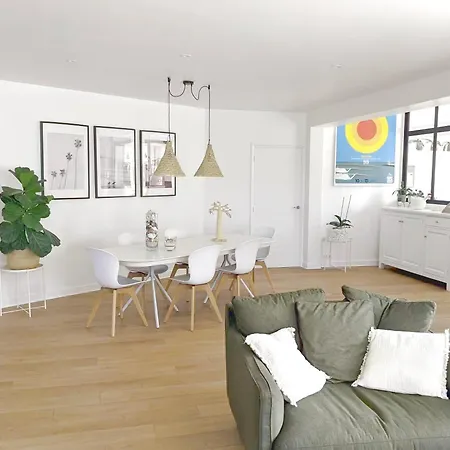Jolie Maison Familialeanglet Дом отдыха *
